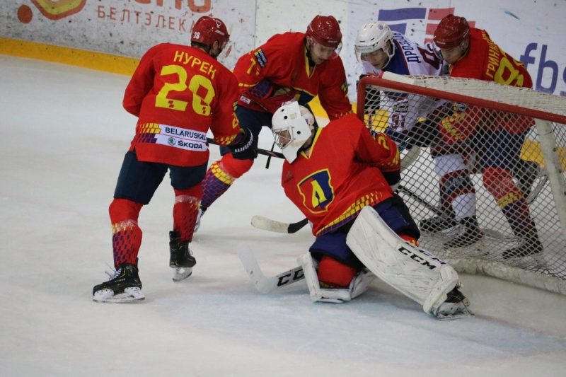 Хоккейный клуб «Лида» проиграл на своем льду минской «Юности»