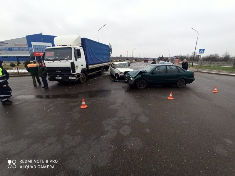 ДТП с участием трех автомобилей произошло вчера днем в Лиде