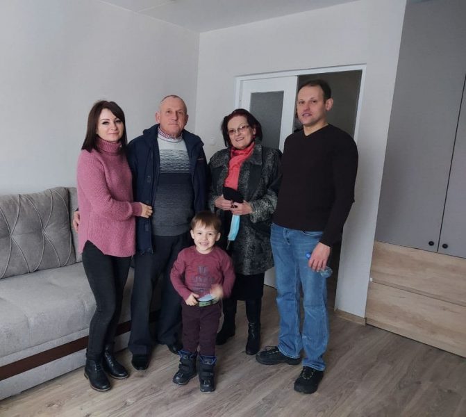 Семья Радынских из Лиды 31 декабря получит ключи от своей трехкомнатной квартиры