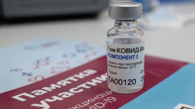 На сегодняшний день в Беларуси почти два миллиона сто тысяч человек получили первую дозу вакцины против COVID-19