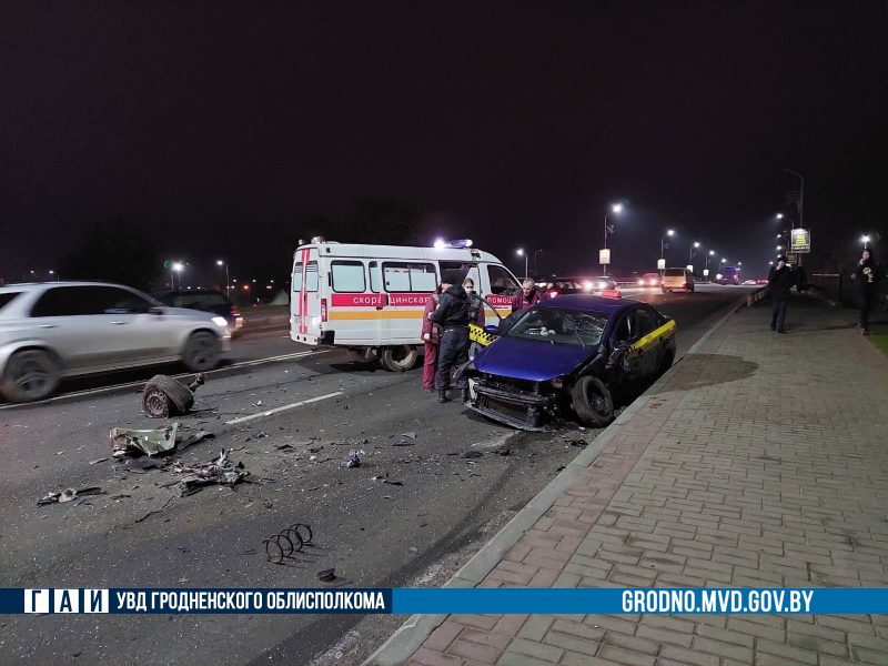 В ДТП в Лиде пострадала пассажирка такси