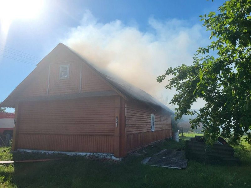 Жилой дом горел вчера в Лидском районе