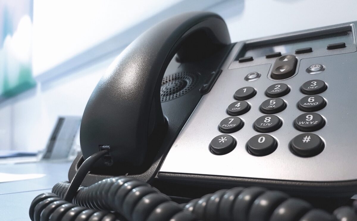 Руководство районного отдела Следственного комитета проводит «прямые телефонные линии» 